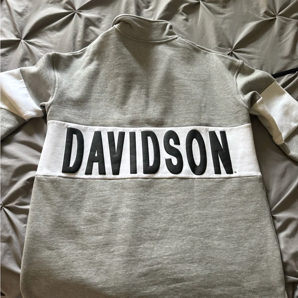 Harley-Davidson Gray and White Sweatshirt - Picture 4 of 4
